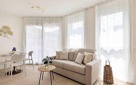 Regalia Suites - Free Parking
